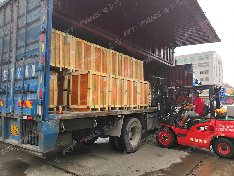 車(chē)間用工業(yè)風(fēng)扇廠(chǎng)家瑞泰風(fēng)正在出貨