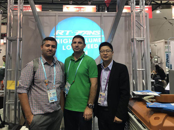 123屆廣交會(huì)客戶(hù)合影