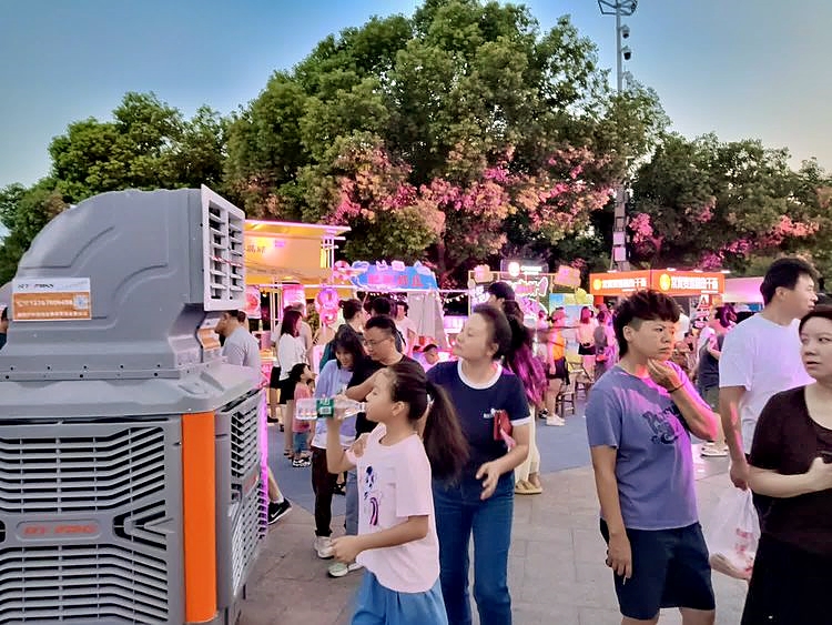 瑞泰風助力武漢第50屆渡江節(jié)，清涼與激情共綻！